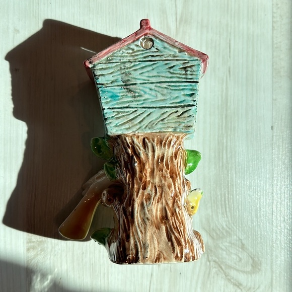 Fun vintage bird house planter can be hung on the wall. - Picture 3 of 9